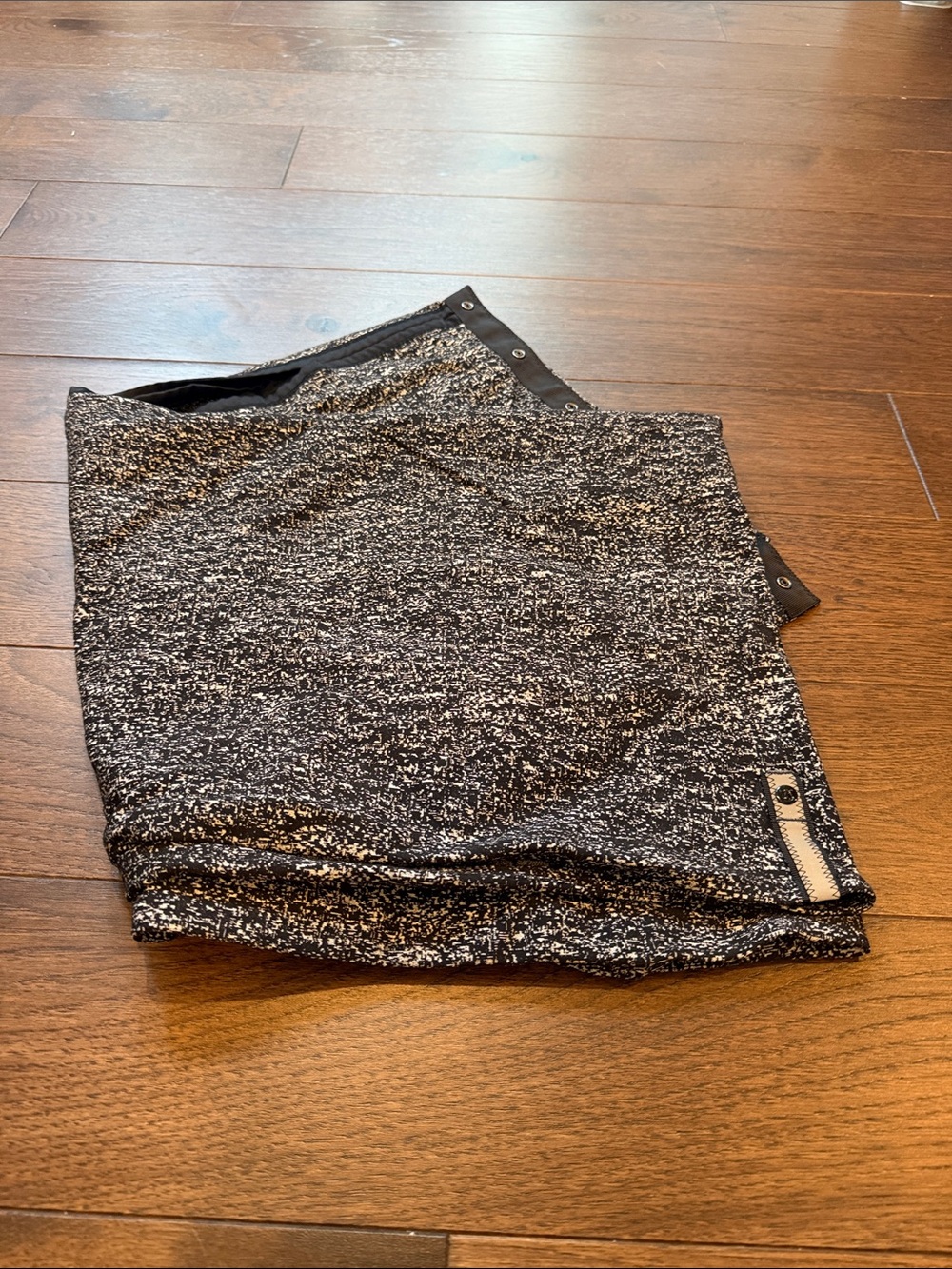 Lululemon Vinyasa Scarf in Black & White Pattern - One Size - C11-290